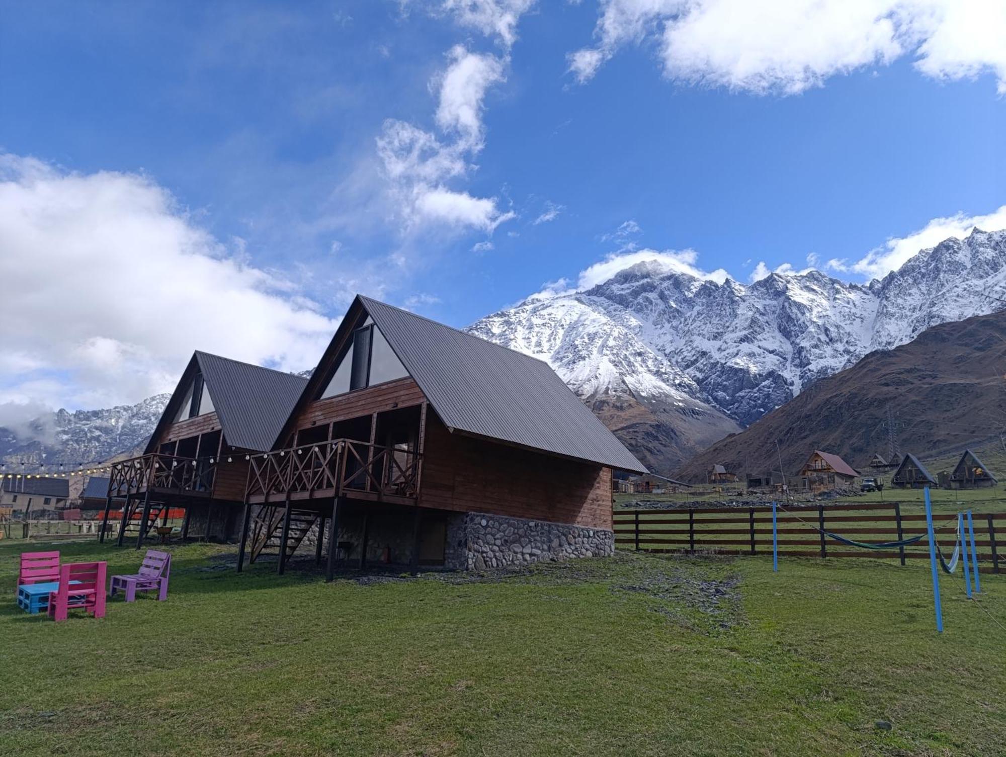 Cliffside Cottage Kazbegi Exterior foto